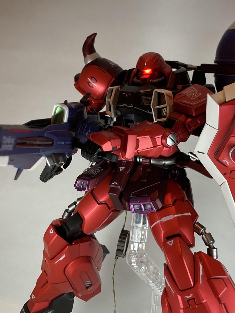 モノアイにはLEDを入れました!