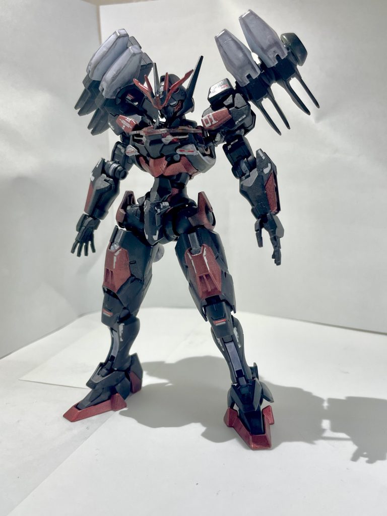 機体名   ガンダムプルガトリウム   基本形態この状態でも従来機を遥かに凌ぐ性能を誇る。ちなみにプルガトリウムとは「煉獄」という意味。