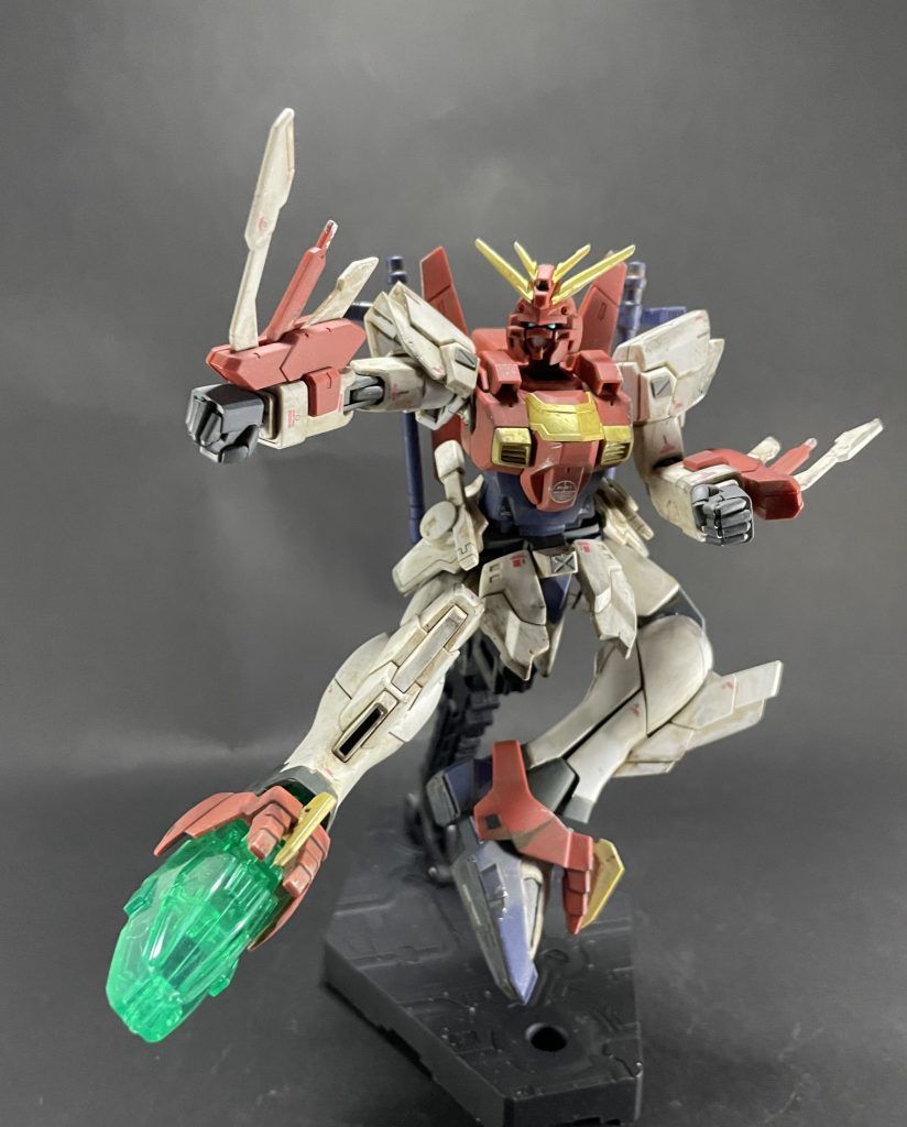 ガンダムマーカーでの部分塗装、デカール貼り、ウェザリングで仕上げました！