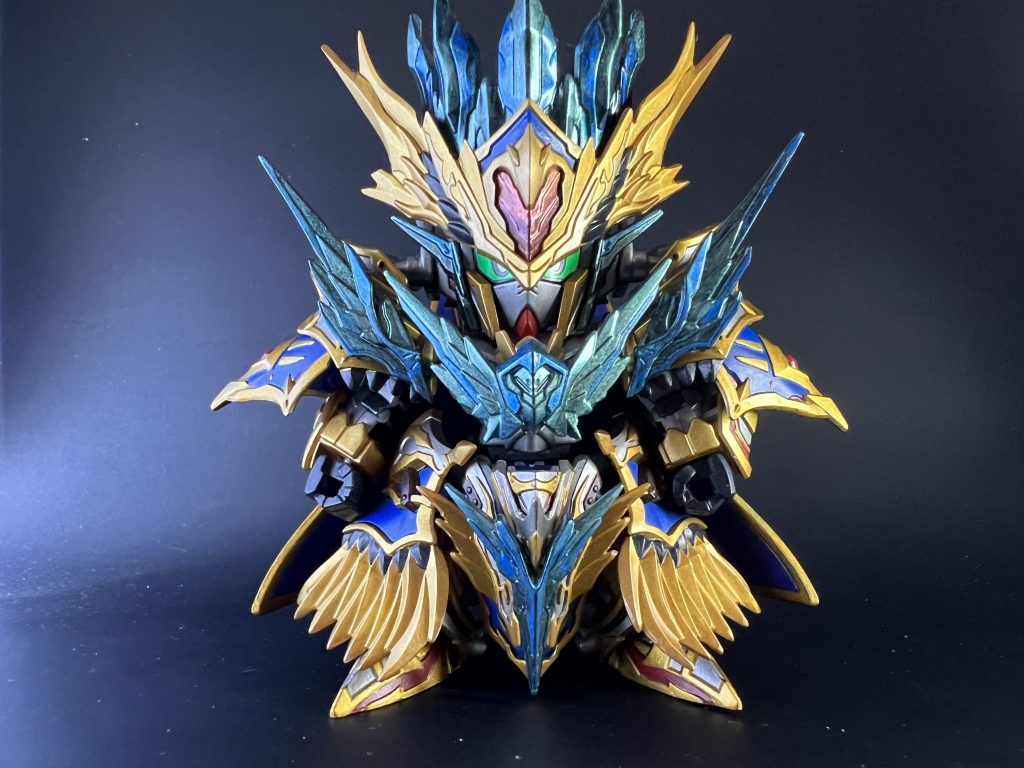 クリアパーツ部分は黒く塗った後に、ネイル用のミラーパウダーとシタデルカラーを使ってメタリックにしました。