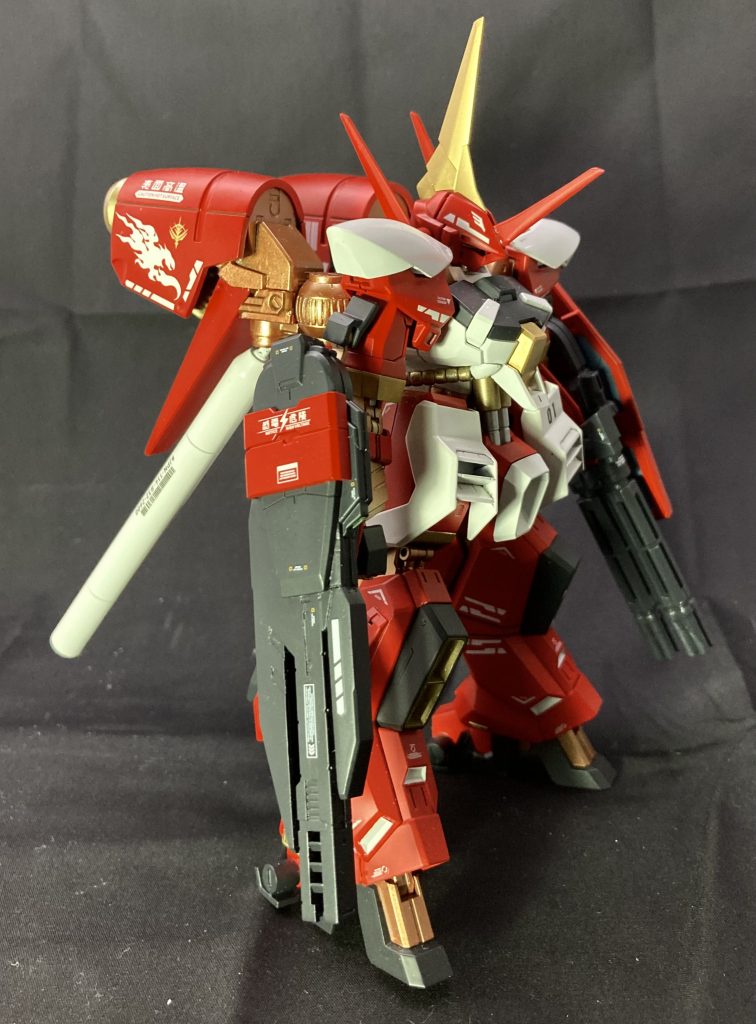 色んな意味でハッタリを利かした感じにしたかったのですよ。