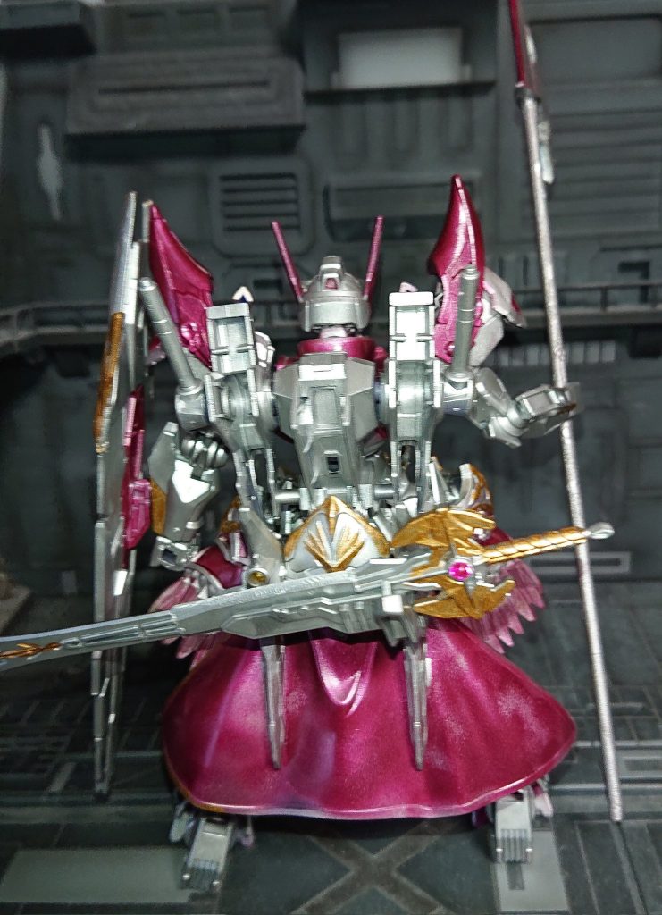 剣の宝玉はセリアのジュエルシールマントは短いので腰のスカート風