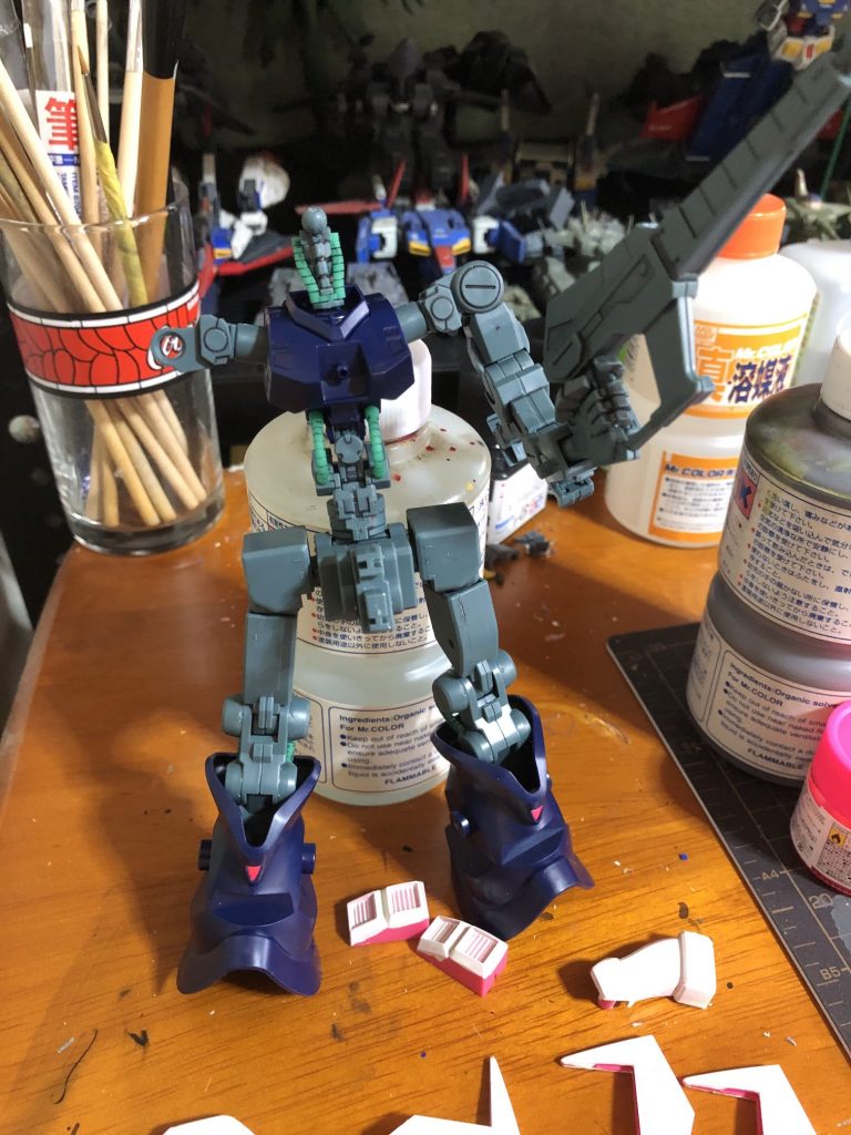 余談。バウンドドックの全装甲をキャストオフすると、こういう割とRX-78系のフレームが出てきます。なんか面白い。