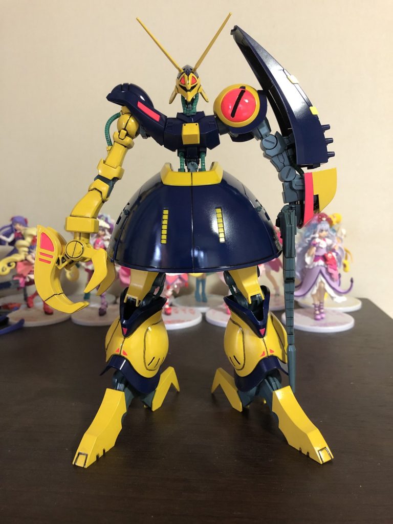 フロントビュー。バウンドドックについては解説を割愛。ところで、「3号機」とか「ジェリド機」とか言ってますが、実際には「ただの没カラーリング案」だったらしく、最近のムック本等には一切掲載されなくなりましたね。旧キットの1/300サイコガンダムmk2のボックスにチラっとこのイエローの機体が描かれてました。