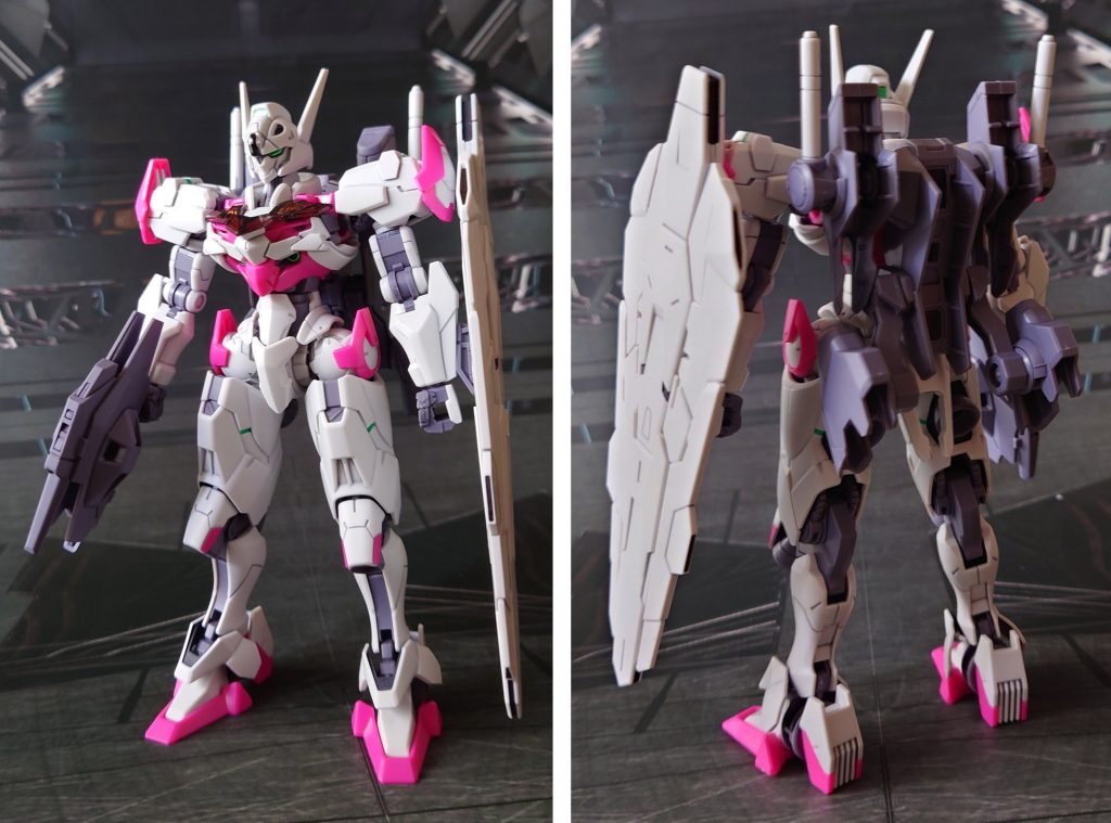 通常時の前後ろ。胸のクリアパーツは、新技術のマーキング入りのものを使用。