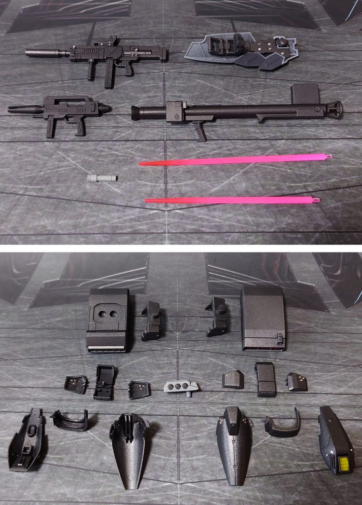 装備一式。キットのものに加え、HGUCジェスタのビームライフル、シールド、ハンドグレネードラックを追加。