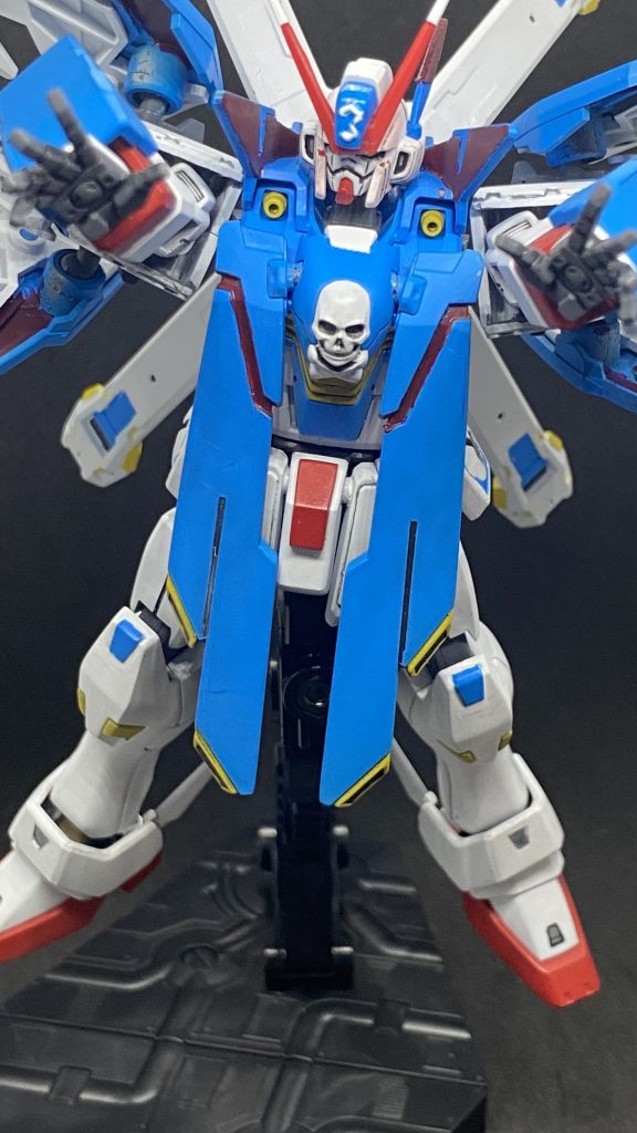 Iフィールド!!両肩にも装備してるの発生装置が8つも！