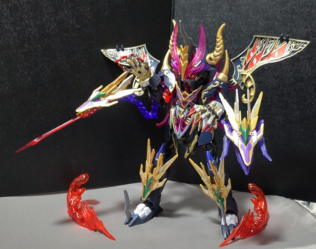 ネオブラックドラゴンになれば、当然ステータスも桁違いに変わります。ウォーロックイージスガンダムの時はHPが5000としたらブラックドラゴン時は13000と倍以上になります。※スパロボ風に例えるなら、50000が130000になると思えばいいです。