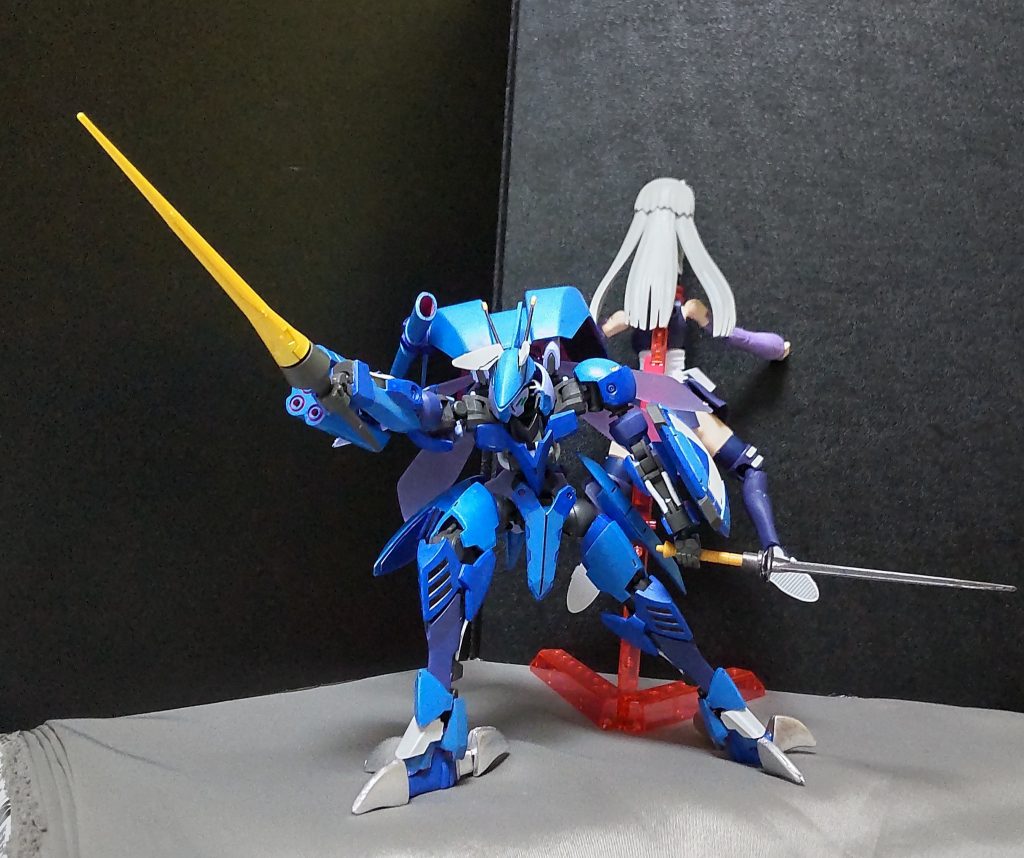 ハイパーオーラ突きぃぃ!!その威力は相手の体を打ち抜く勢いがある。