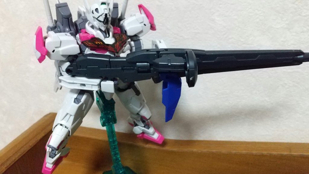 ロングライフルをつい持たせてしまいました。ガンダムルブリスはファンネル？系を扱う機体みたいですが敢えてこちらを選択しています。