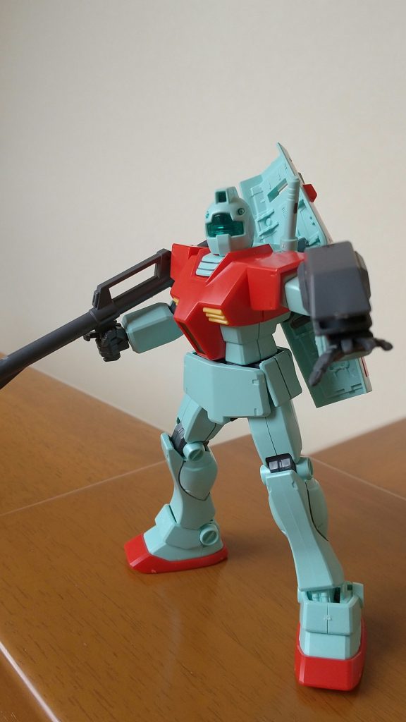 武器はパワードジムのハイパーバズーカと、ビルダーパーツのアームガトリングを付けてみました。