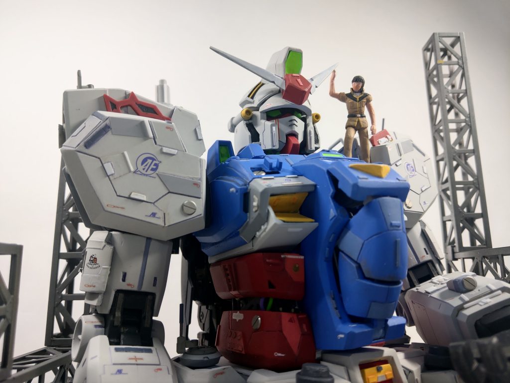 最終的に組み上げると何故かハッチが閉まらなくなる悲劇。もういいや、オープン固定で。( ´ー`)