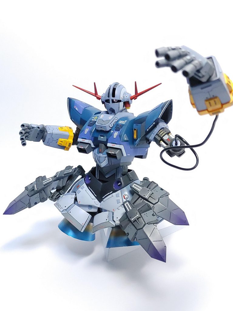 有線タイプ5連装メガ粒子ビームやコンテナファンネルを駆使して、オールレンジ攻撃のエリアを更に拡大させる。