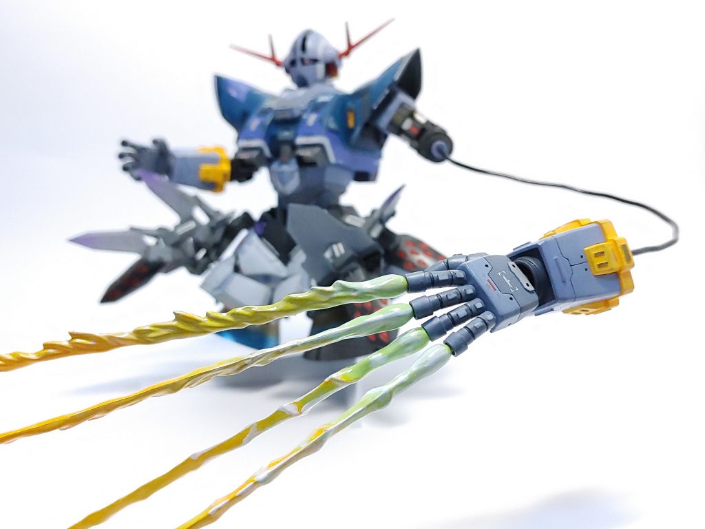 それでは各部を見て参ります。『ビームエフェクト』はビルダーズパーツを使用しています。ハイライトとグラデーションでリアル感を演出しました。