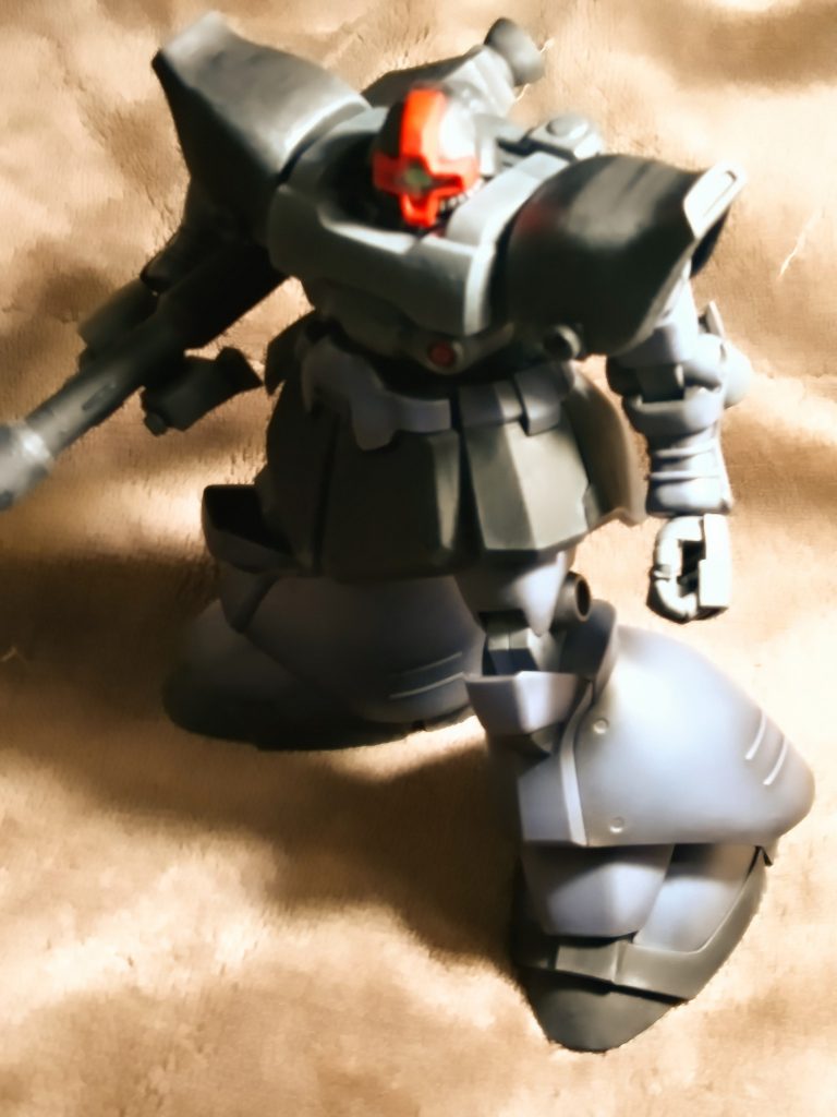 熱砂戦線。焼けつく陽射しは勝利の予兆か。ドムと言えば砂漠。でもリックドムなのでウェザリングは宇宙仕様。違和感あります?