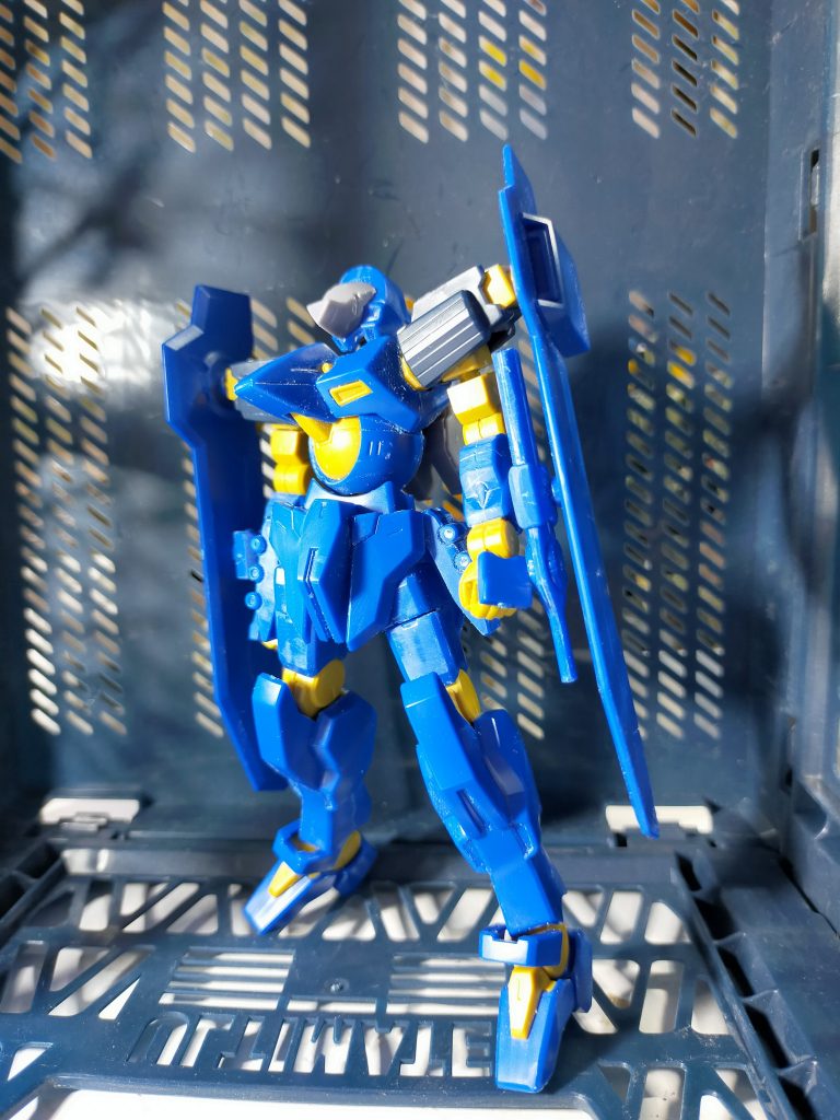 缶スプレーは匂いが家族には不評の為、お天気見ながら朝、家族が起きて来る前にベランダで作業したり、運良く皆が出かけている時間にしか出来ないのが悲しい限りですね。今度は水性塗料のメタリックにも挑戦して見ようと思います。最後までご覧頂きありがとうございます。