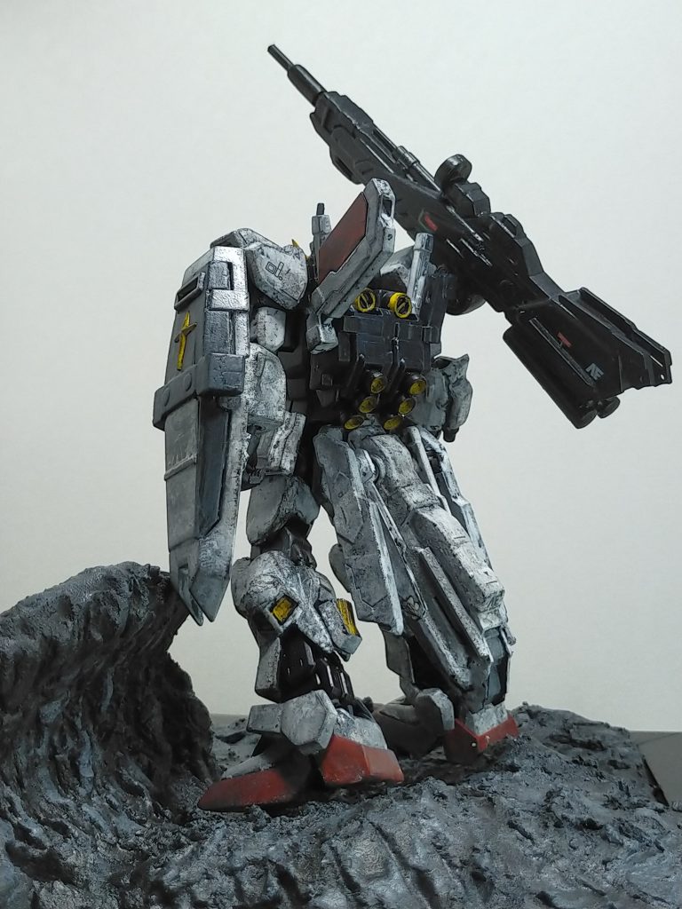 高機動化の為スラスターも追加。