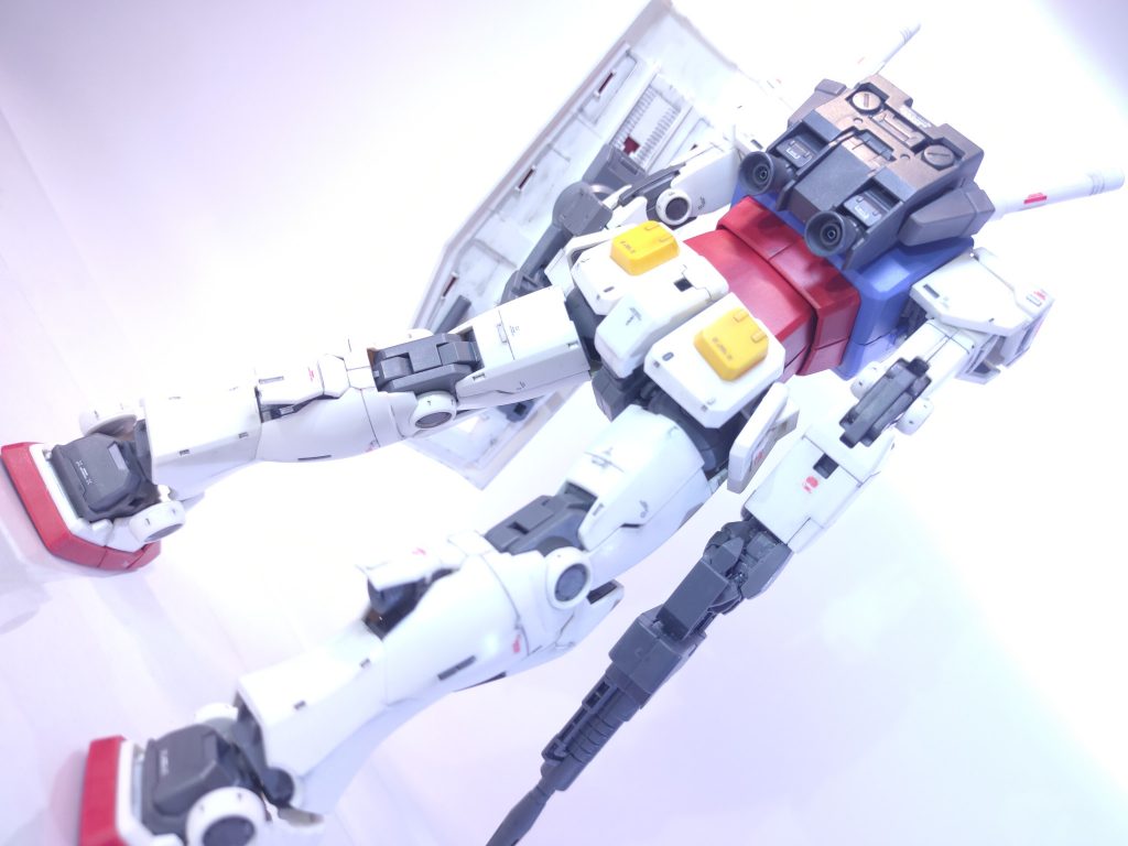 メインバーニア、ふくらはぎ、足裏のバーニアはビーズでディテールアップ