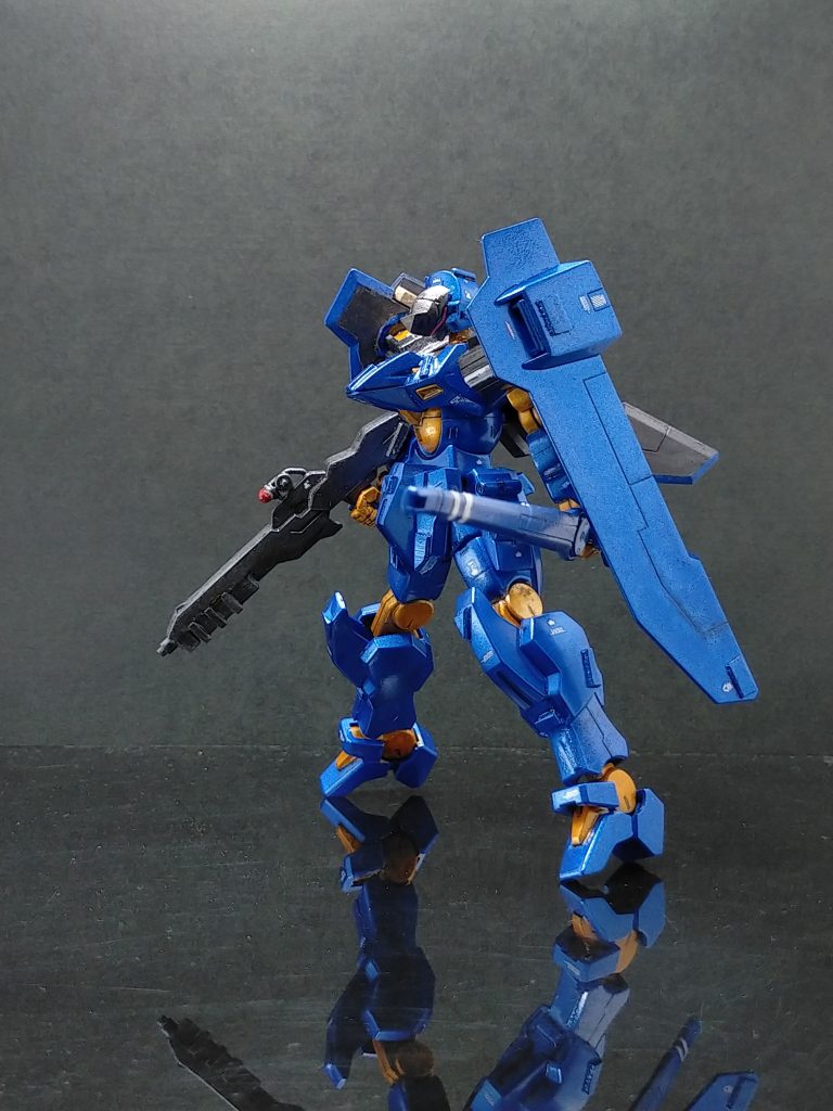 スタイルについては、首の延長、手足は短縮化しています。短縮化はヤスリがけの簡単なやつですね。