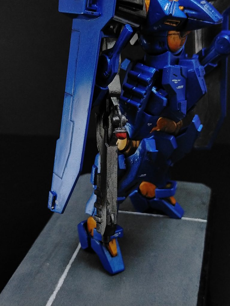 残りランナーやジャンクパーツを使用してディティールアップ。