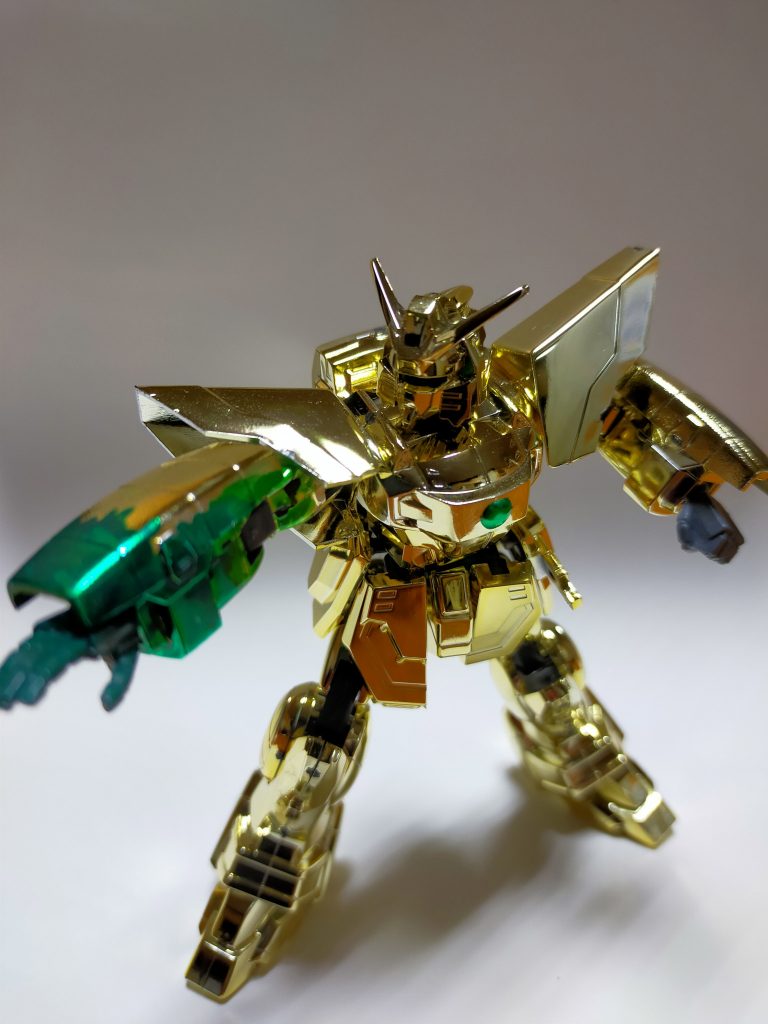 　手首は実家のジャンクパーツで発見して交換。ノーマルタイプのヘッドパーツは見つかりませんでした。（バトルモードで金色とはコレ如何に）  