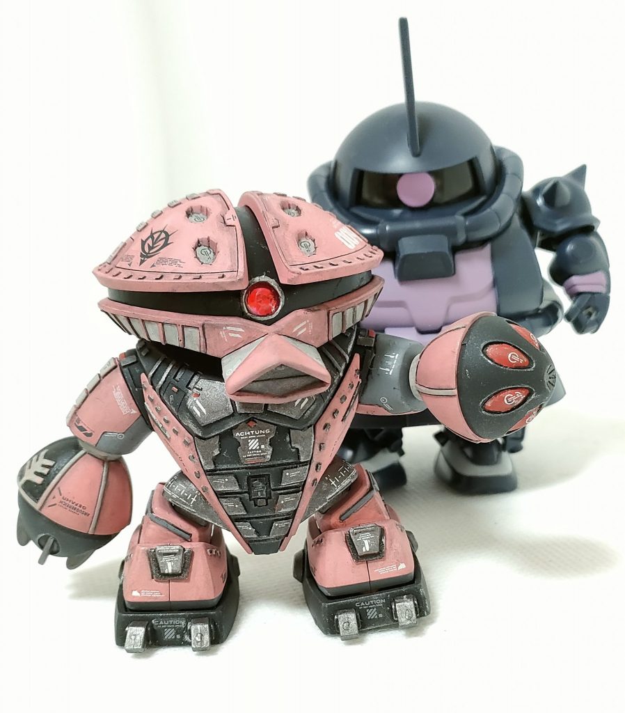 相棒のガチャポンザクさんいずれ改造・塗装しなくちゃ・・・