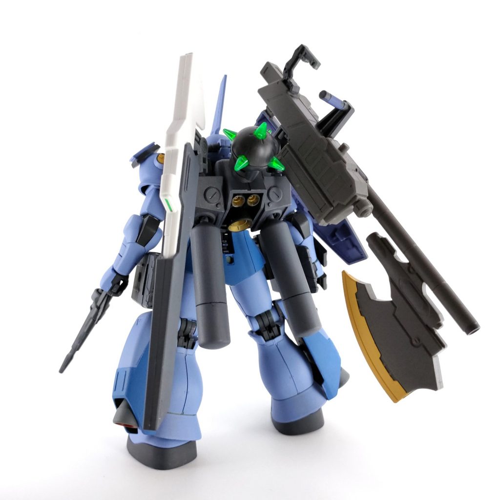 ザクマーベラスは、ザクⅡをベースにカスタムした機体です。「どんなプレイスタイルでも機動力と索敵能力は強化しておいて損はないでしょう」↓頭部に大きなアンテナと、脚部にブースターをくっつけて強化しました。