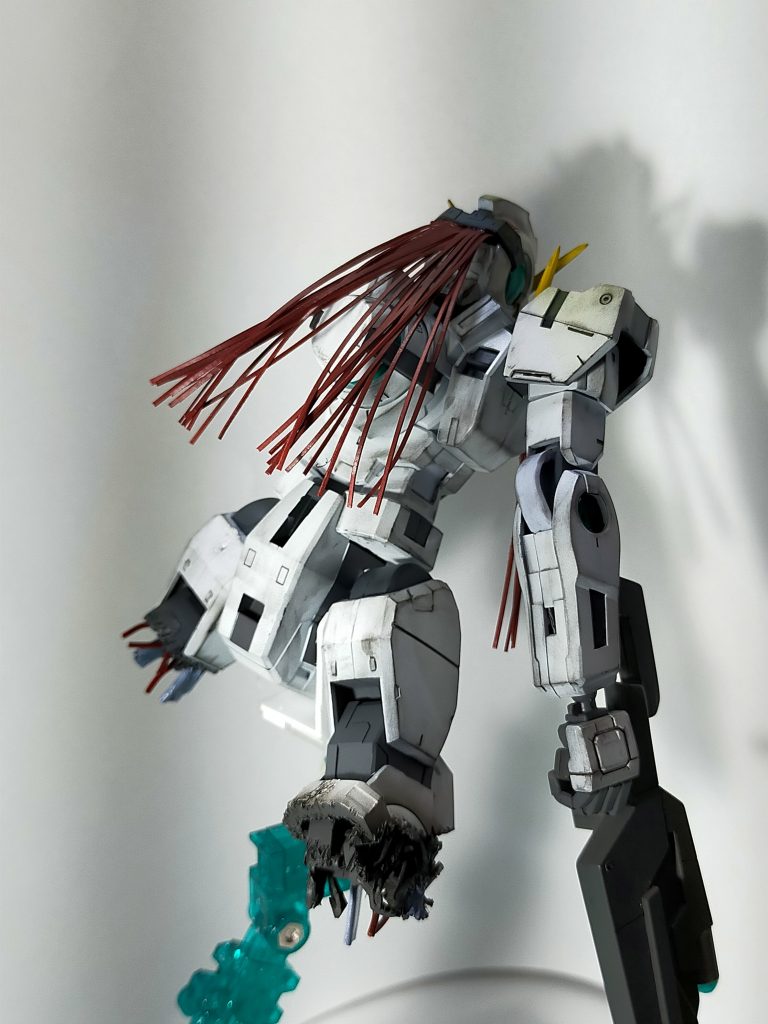 「まだだ···まだ死ねるか····計画の為にも··」