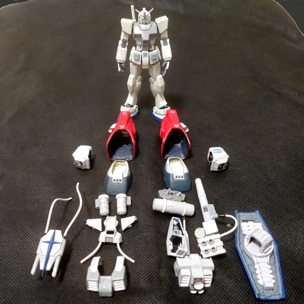 最近の流行、追加パーツを並べるのを私もやってみました。こうやってみると苦労した割にはパーツは意外と少ないですね。