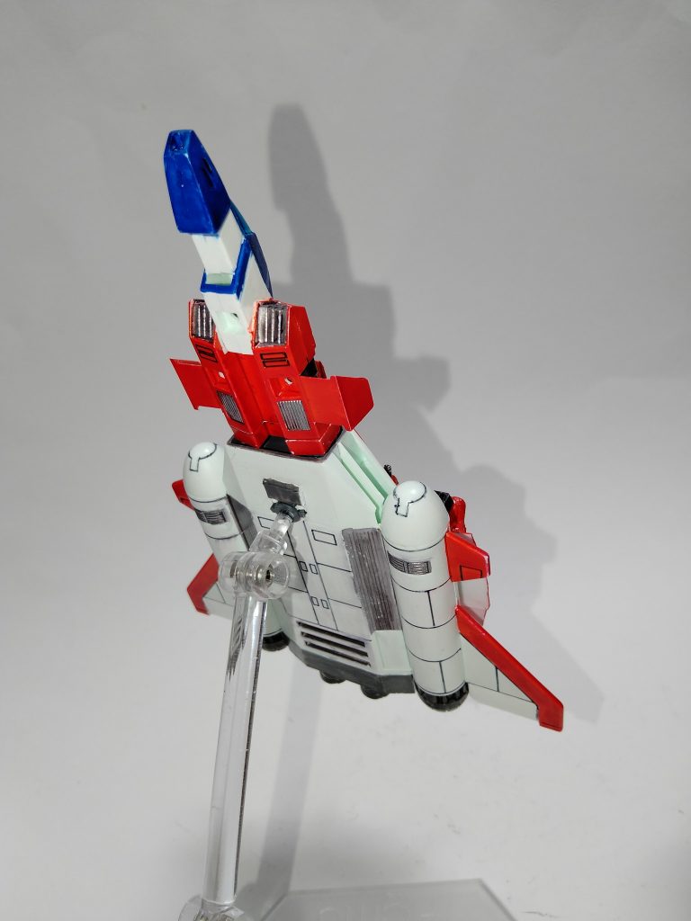 裏側の車輪の取り付け部分にポリキャップでジョイントを差し込めるようにしてます。