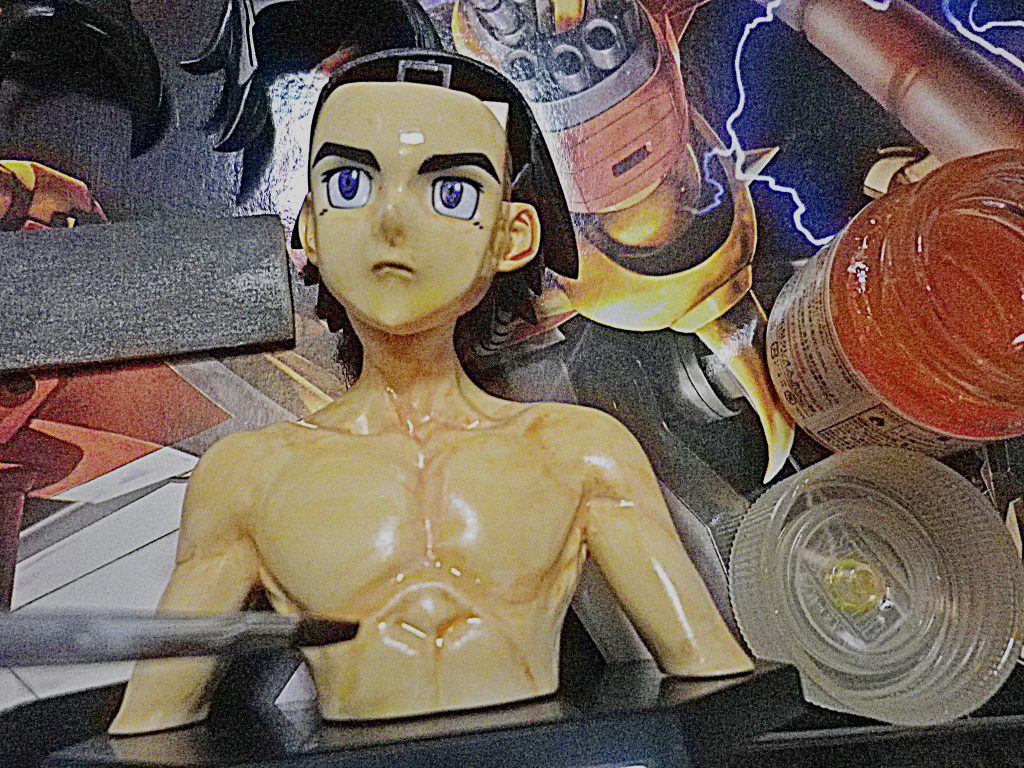 完全乾燥後に影の部分にクリアーペールブラウン、中間色にクリアーペールオレンジ、ハイライト部分にクリアーホワイトを吹いて色合いを整えました。