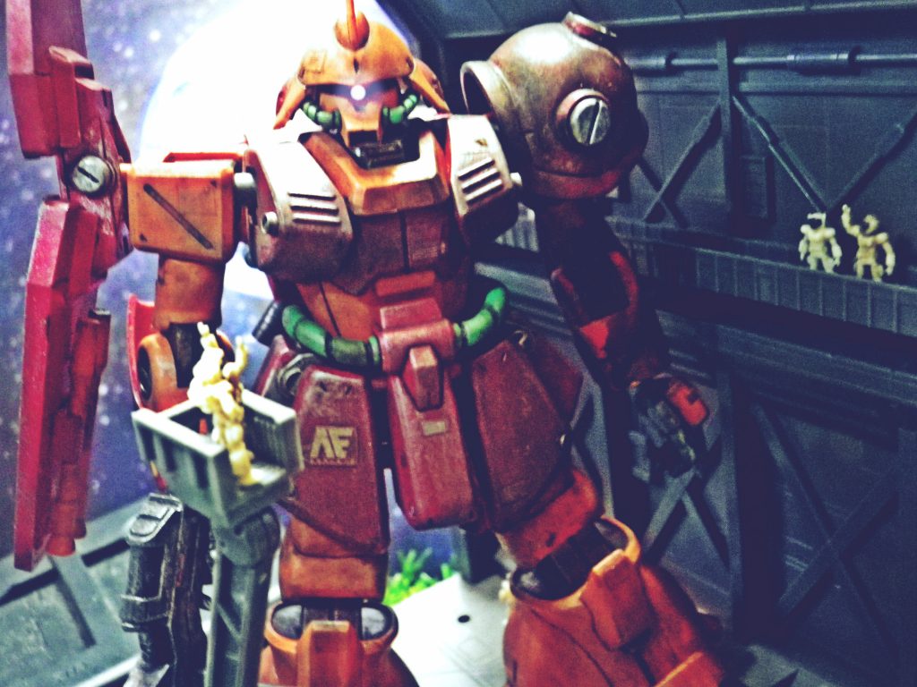 こちらはおまけのHGUCのマラサイをちょこちょこ改造したものです(笑)