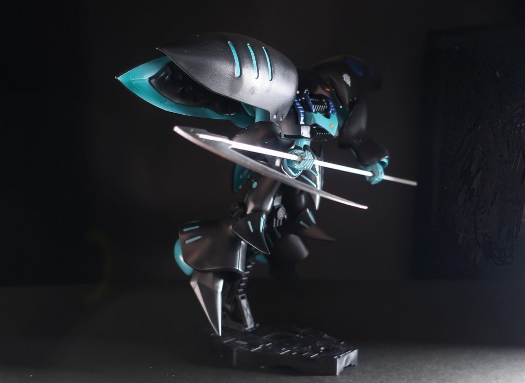 手首はコトブキヤのシャープハンドに変更。