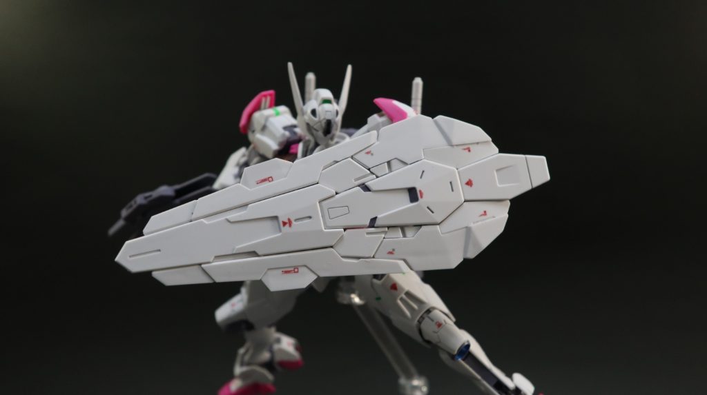 平べったいシールドでデカールが貼りやすかったです。