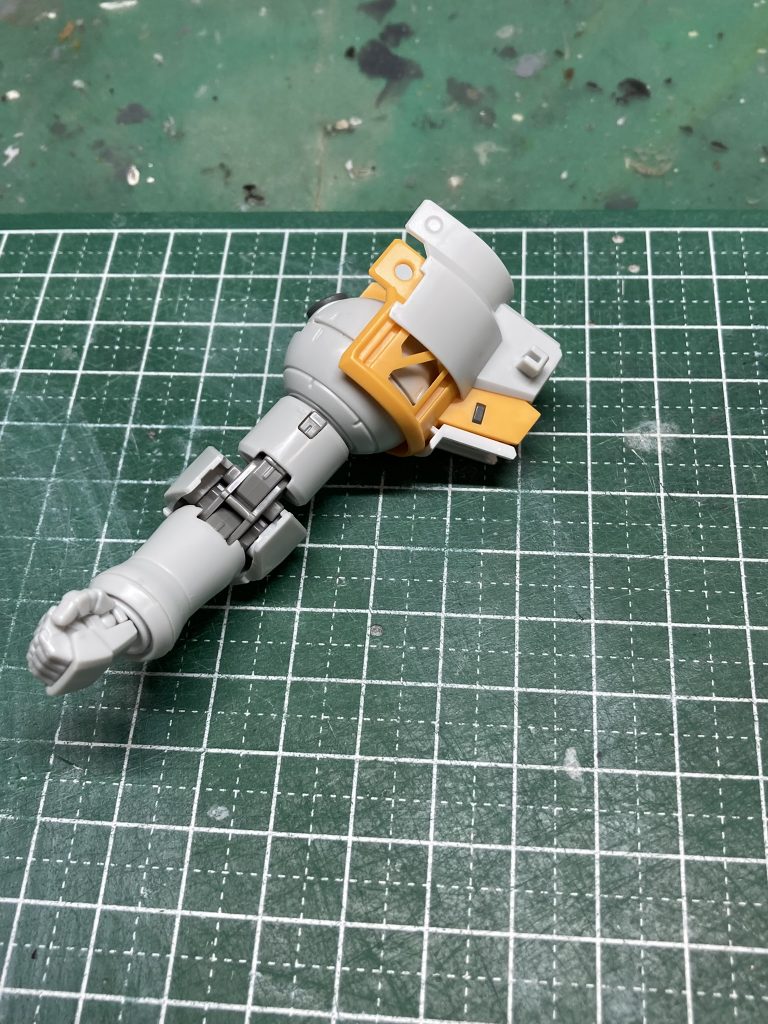 肩はMGトールギスから。