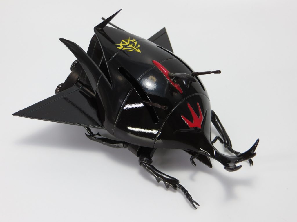 エルメスに擬態したカブトムシです。光沢が良い感じ。