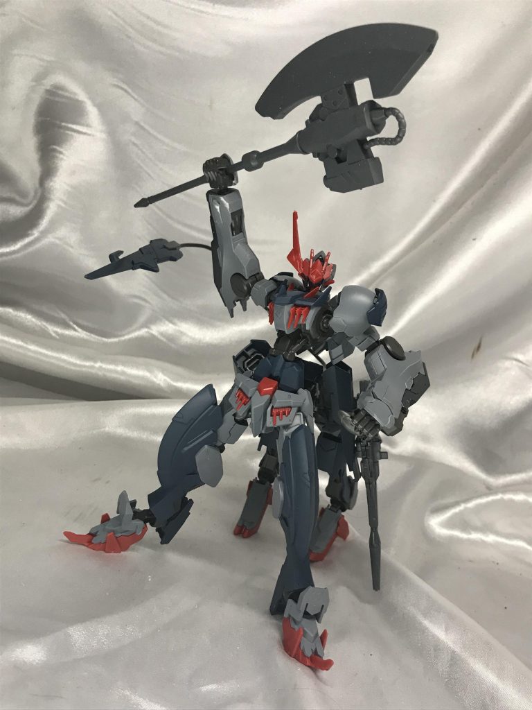 テールユニットもルプスレクスのものに。4足なんでほんとちゃんと立つので力強い動きができます。