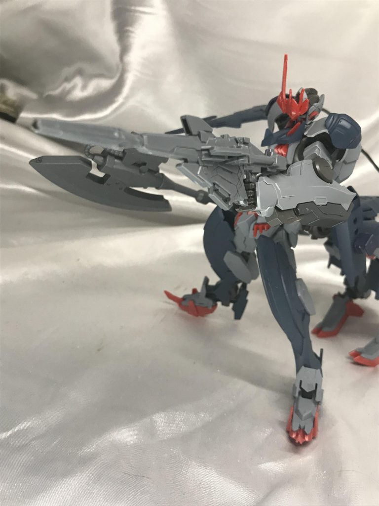 奥の手。ビルドダイバーズの世界の機体なので。この巨腕ならぶっ放せるでしょう、ビームマグナム。劣勢の時にのみ抜く伝家の宝刀。