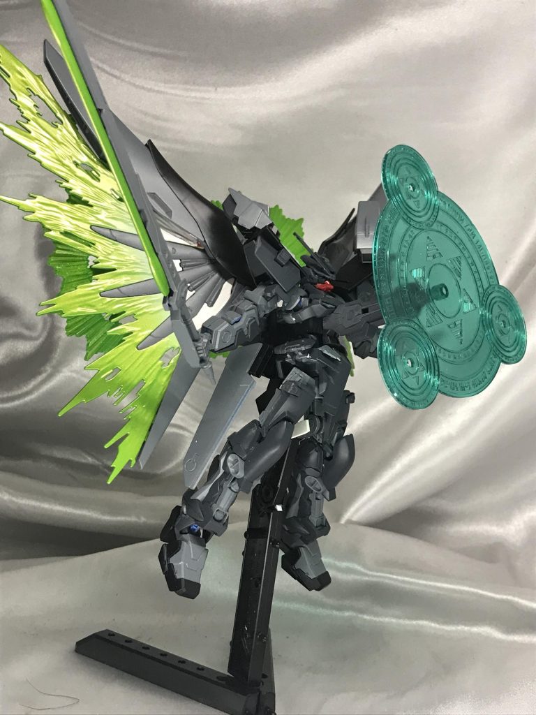 ペリア・レディファー！ロボットが武器から魔法陣を出して射撃するってものを初めて見たときの感動は今も忘れません。ビルドダイバーズ系で敵として出るならこんな感じかなーと考えながら作ったのですがかなり楽しかったです（＊゜ー゜）