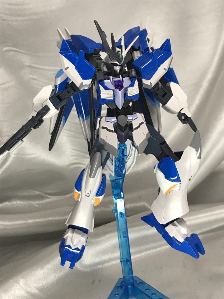 カラーはRGのハイニューを見つつまったく似せてません。足のダクトは気合入れて塗りましたｗ