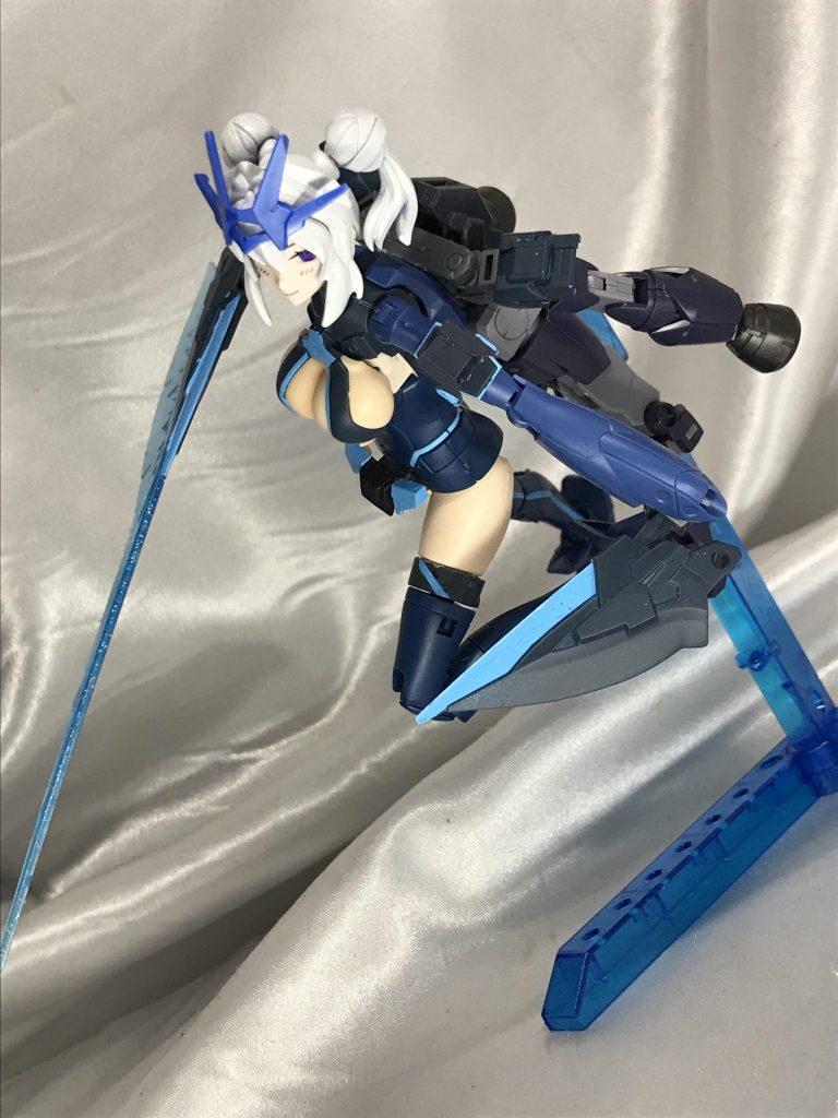 谷間が際立つ一枚。武器はリブランスヘヴンのランス部分を持ち手を短くしてソードにしてます