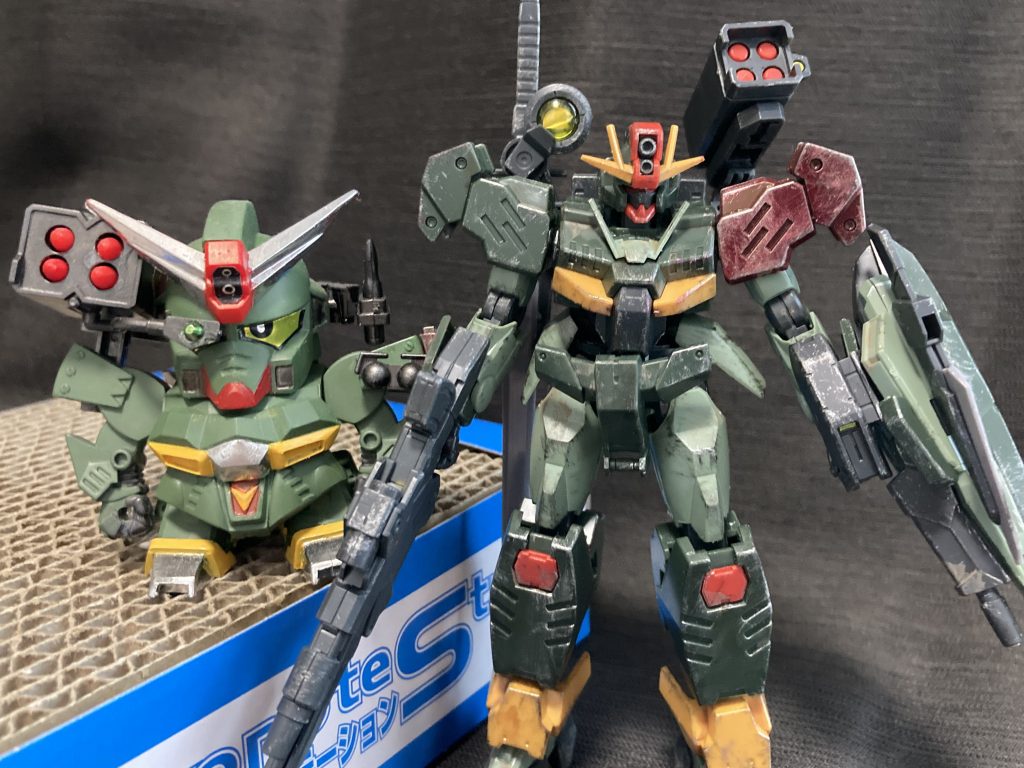 機体のモチーフであるコマンドガンダムと。最後までご覧いただき、ありがとうございました。