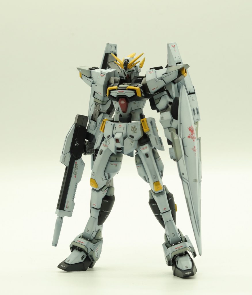 Gバウンサーをベースに、頭はジャンク(名前忘れました…)足首はジャンクのRGインパルスを使用。バックパックは補修用に買ったGサイフォスを流用。腿部分と腹、肩幅を延長していますが、元キットとは別モノになりましたw