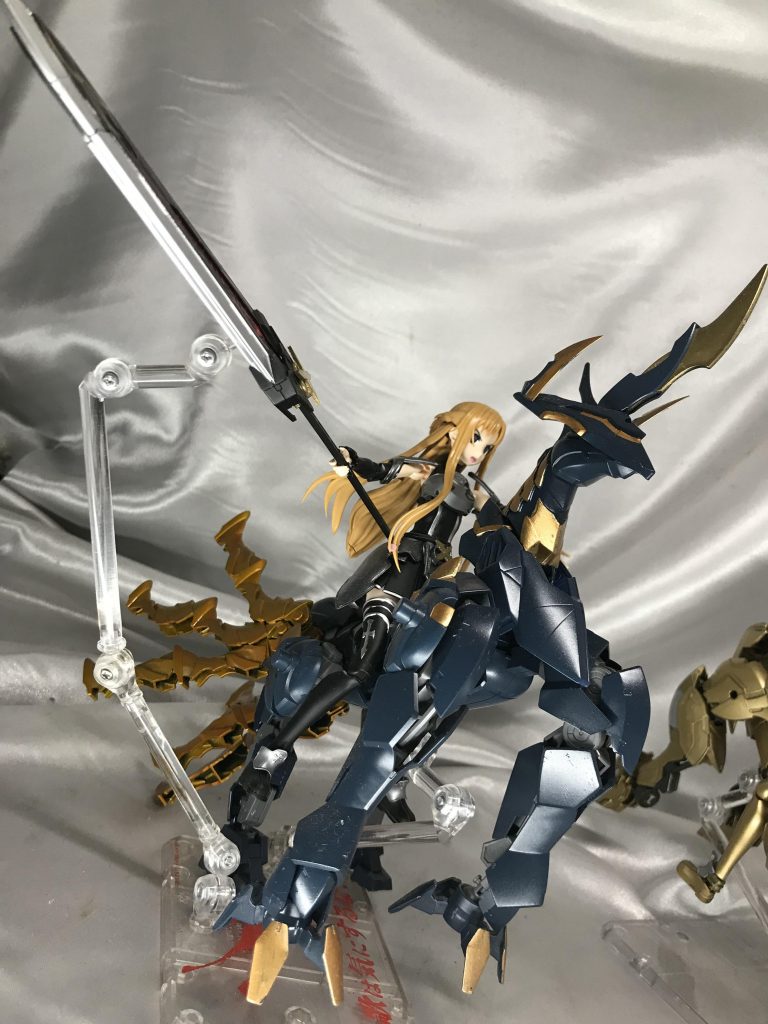 作ったプラモはしばらく飾って箱に片づけちゃうんですが。多分この作品は片づけないと思います。