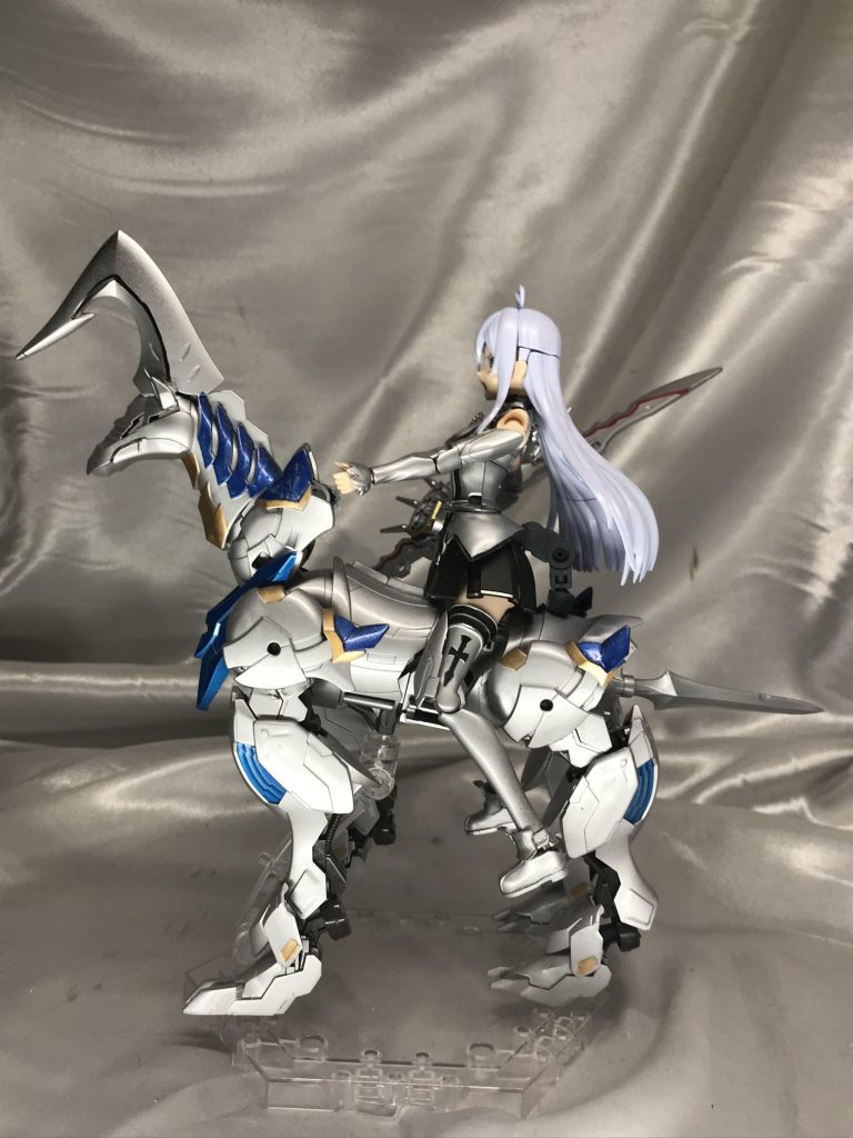 前足はルプスレクス、後ろ脚はルプスです。個性の出し方が難しいので差別化に苦慮してます。