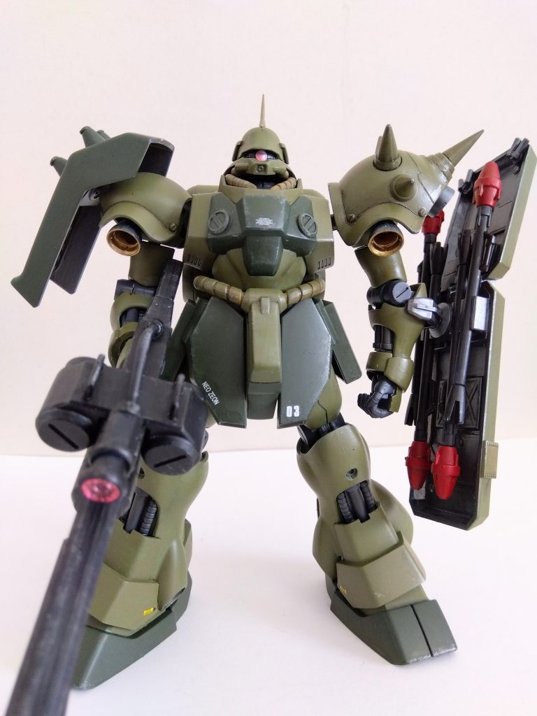 塗装は主にシタデルを。バーニア内部はガンダムマーカーのゴールドの後、リアルタッチマーカーのブラウンを塗りました。後はエナメルのクロムシルバーや水性塗料の焼鉄色でドライブラシを。