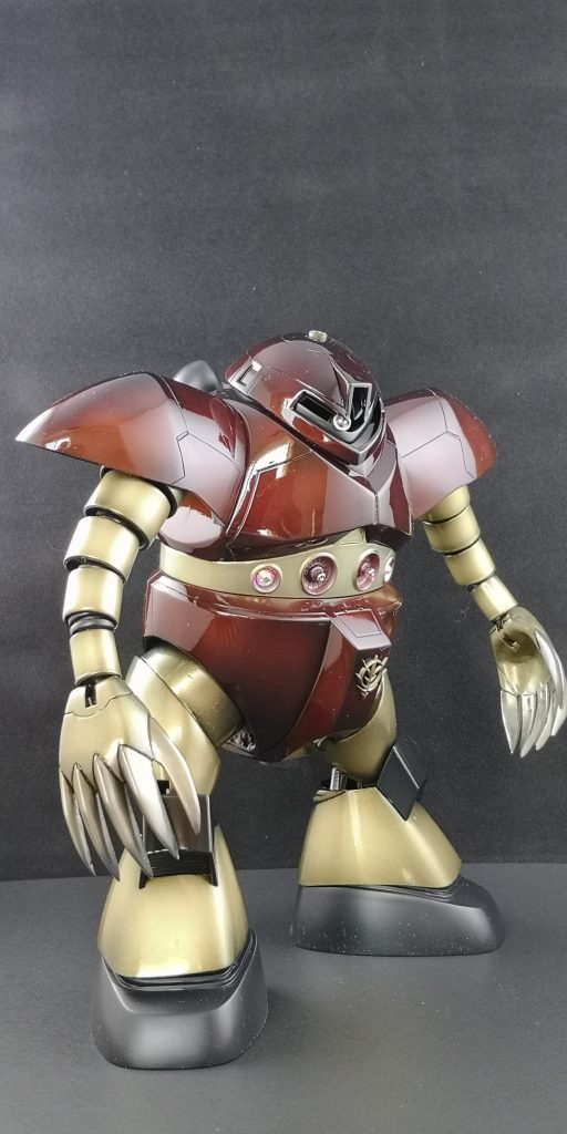 パーツの形はできるだけ変えないようにして旧キットの素朴な味わいを残しつつ、自分がカッコいいと思えるまでスタイルをいじってみました。