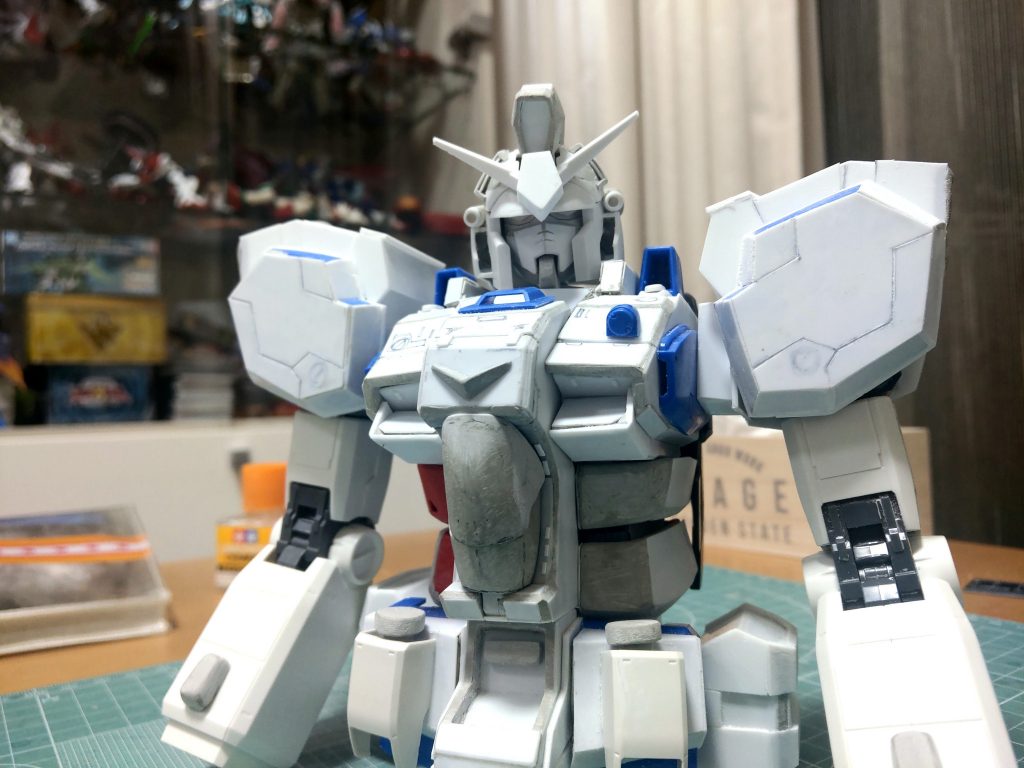 頭しかないから、胴体はプラ板だわ。腕はメガサイズモデル1/48 RX-78