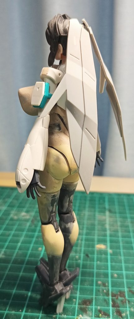 あ、塗装に関してですが・髪→ガンダムメタバイオレット・紫→ポスカむらさき・ピンク→ポスカもも・黒→ヘビーガンメタリック・・・を使用しました