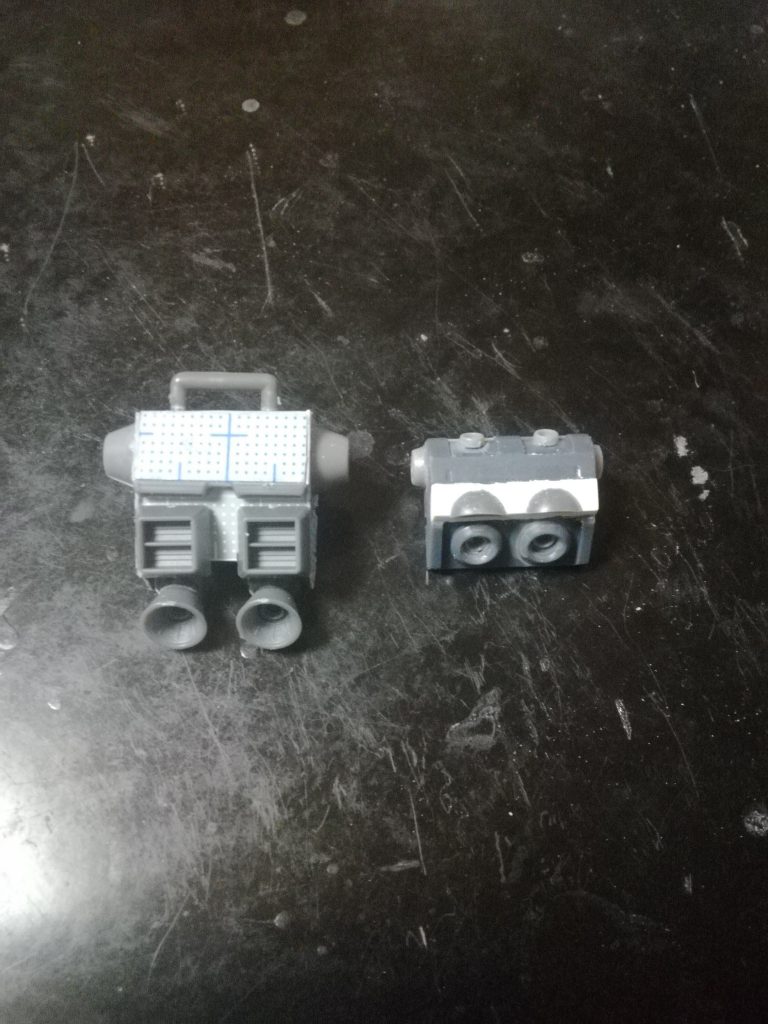 バックパックの製作風景です。R型のものは、S型のものよりも大袈裟なくらい大きく作ろうと意識して形にしていきました。